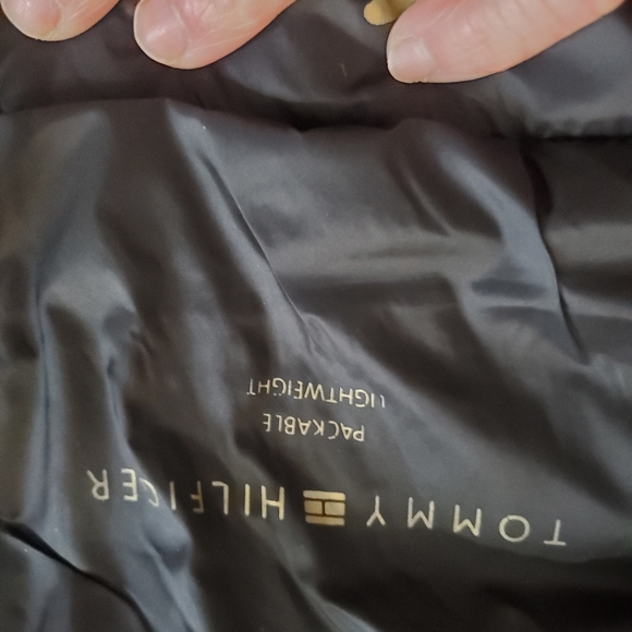 Tommy Hilfiger vest - Picture 3 of 6